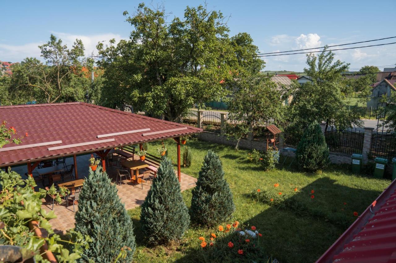 Denisa & Rares Tasnad Exterior foto